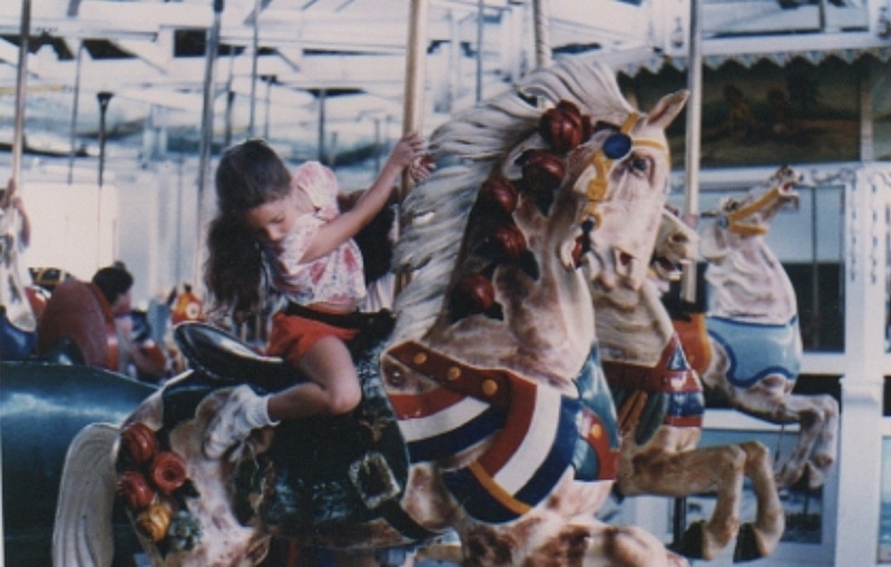 Girl-on-a-Carousel-Horse.jpg-nggid03144-ngg0dyn-800x600x100-00f0w010c010r110f110r010t010